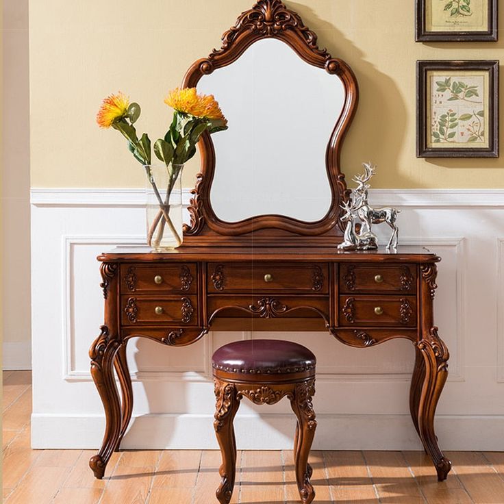 Antique Tables as Timeless Showpieces: Elevating Interiors Through History and Craftsmanship