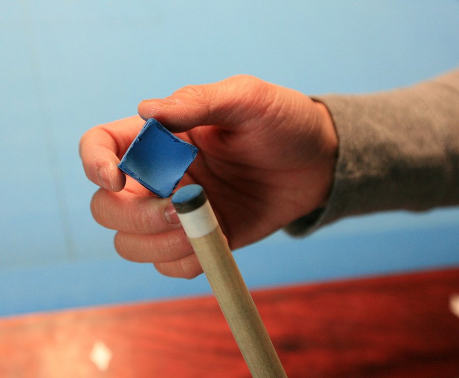 The Ultimate Guide: Why Pool Players Chalk Their Cue Sticks – Pool Table Portfolio