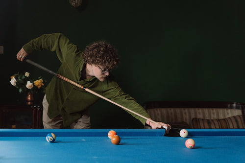 Snooker vs. Pool: Understanding the Differences Between Popular Cue Sports