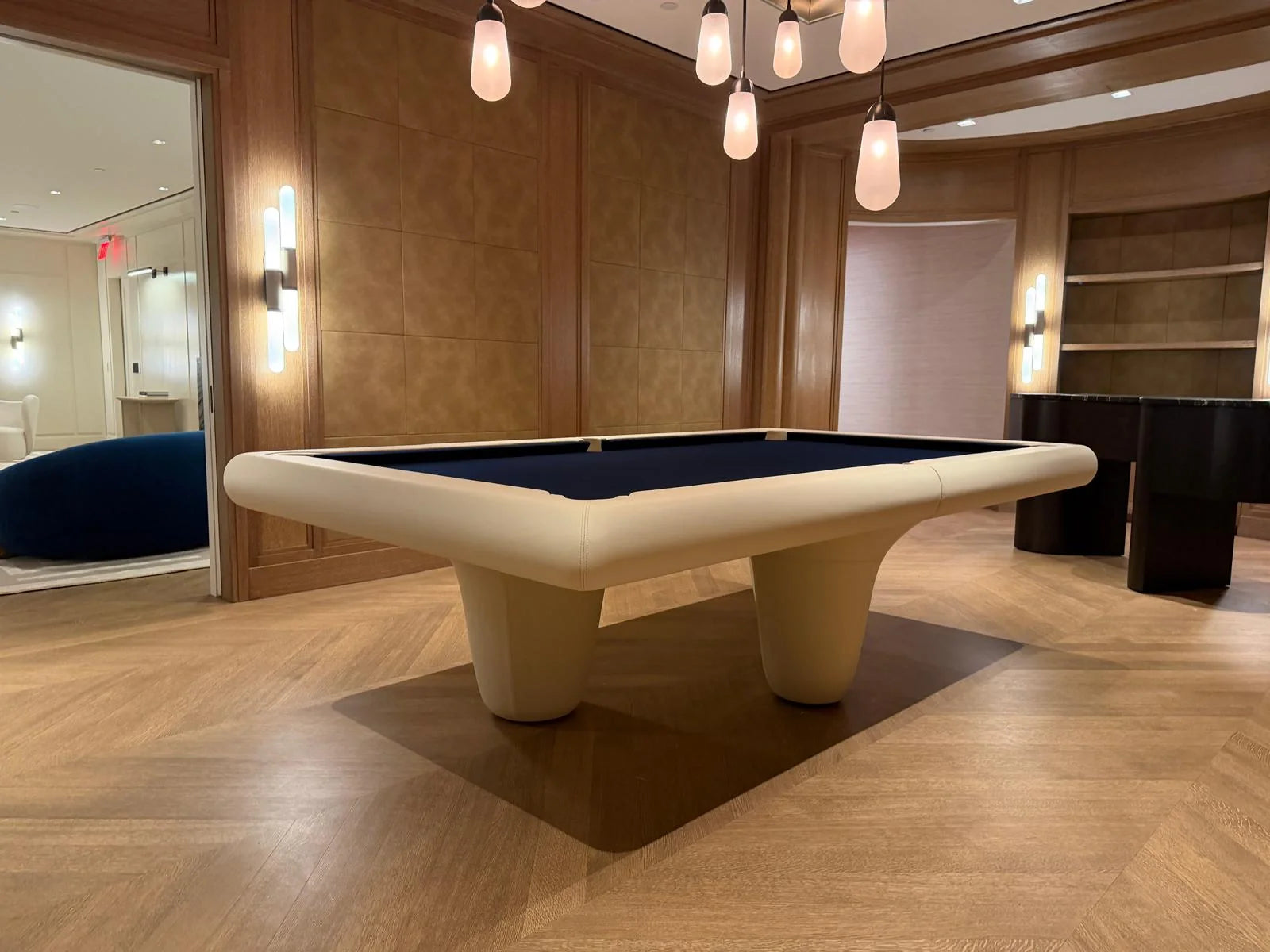 Cigar Lounge Pool Tables: Materials, Ventilation, and Finish Choices